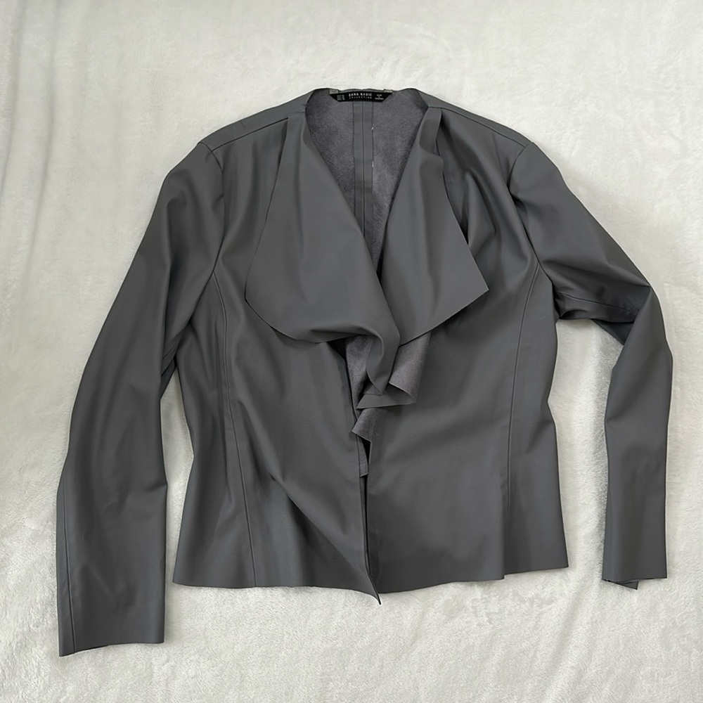 ZARA BASIC collection. Gray pleather blazer. Size XL.